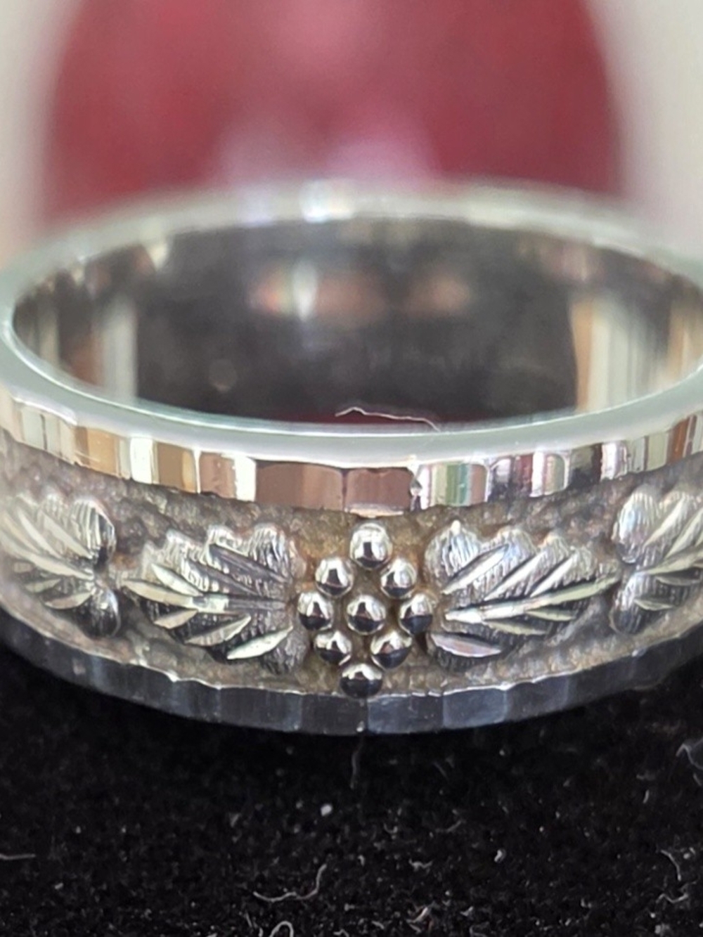 Vintage Authentic Landstrom's Black Hills Solid Sterling Silver Grape Leaf Band